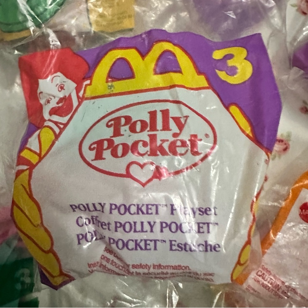 McDonald's Polly Pocket Playset Assortment - Purple, Pink, Red, Blue - Picture 8 of 12